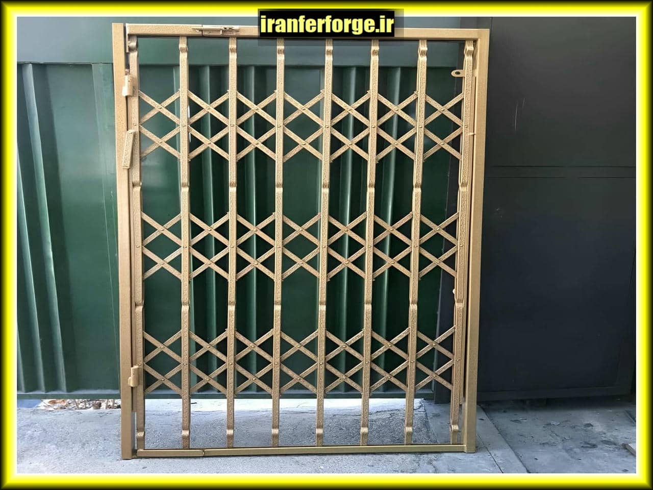مقایسه درب آکاردئونی با سایر انواع درب‌ها