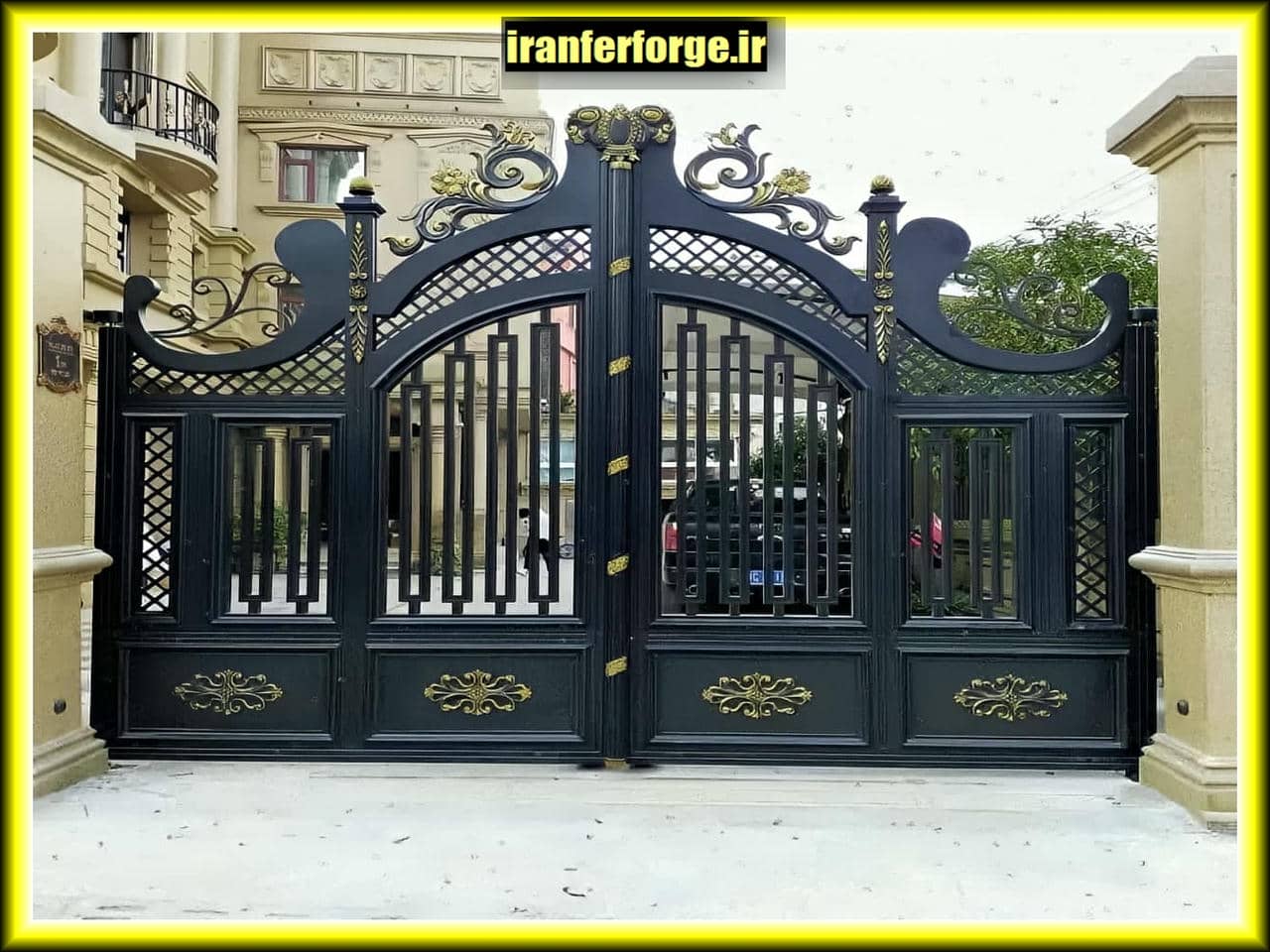 رنگ های محبوب برای درب حیاط ویلایی