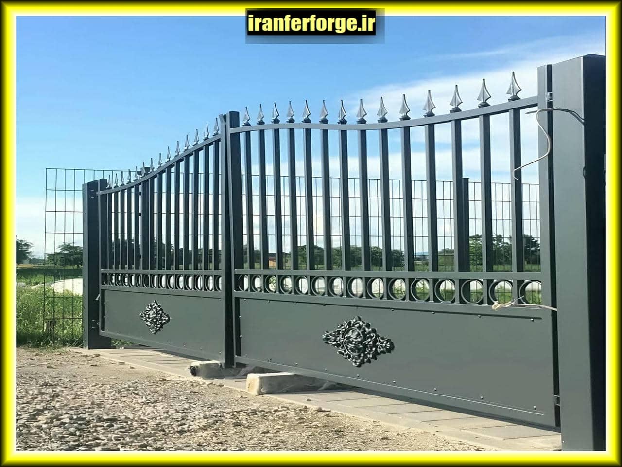 تفاوت درب حیاط و درب پارکینگ