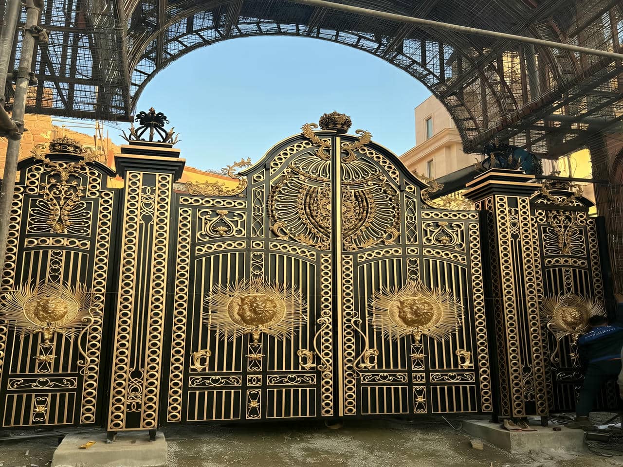 درب حیاط مدل فرفورژه