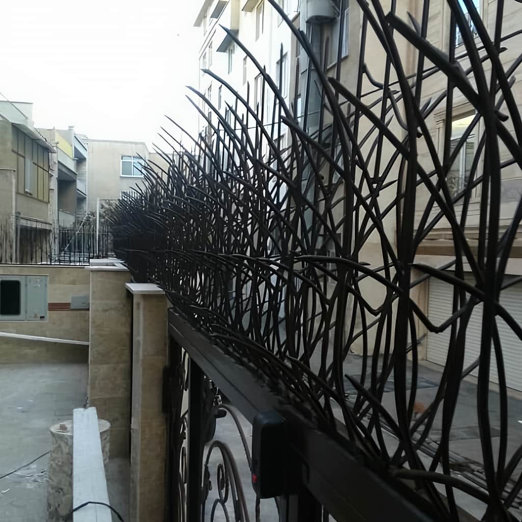 نصب حفاظ روی دیوار