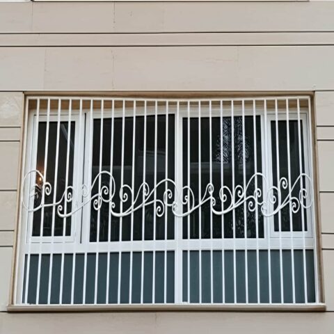 حفاظ پنجره مدل گل نیلوفری