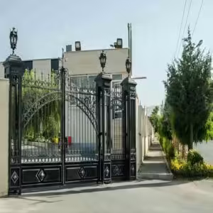 خرید درب حیاط آهنی ساده شیک