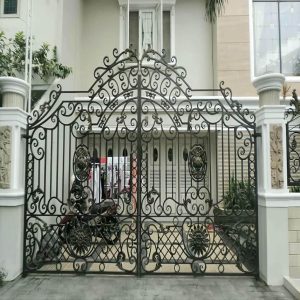 طراحی و ساخت درب پارکینگ فلزی