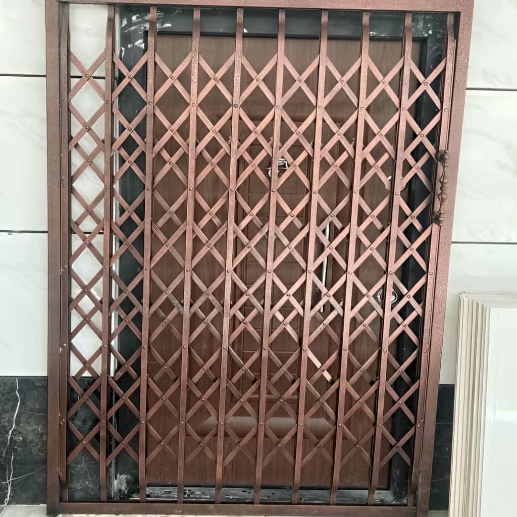 فروش درب آکاردئونی حفاظ خانه تمام گل در ساوه