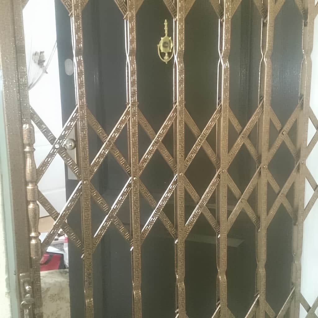 قیمت درب آکاردئونی سه گل در نسیم شهر