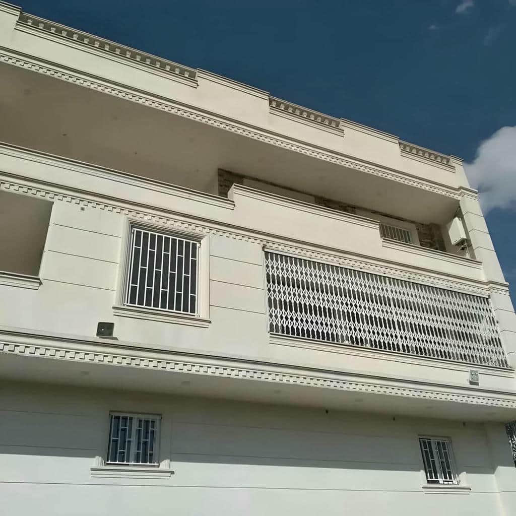 درب آکاردئونی حفاظ در بندر لنگه
