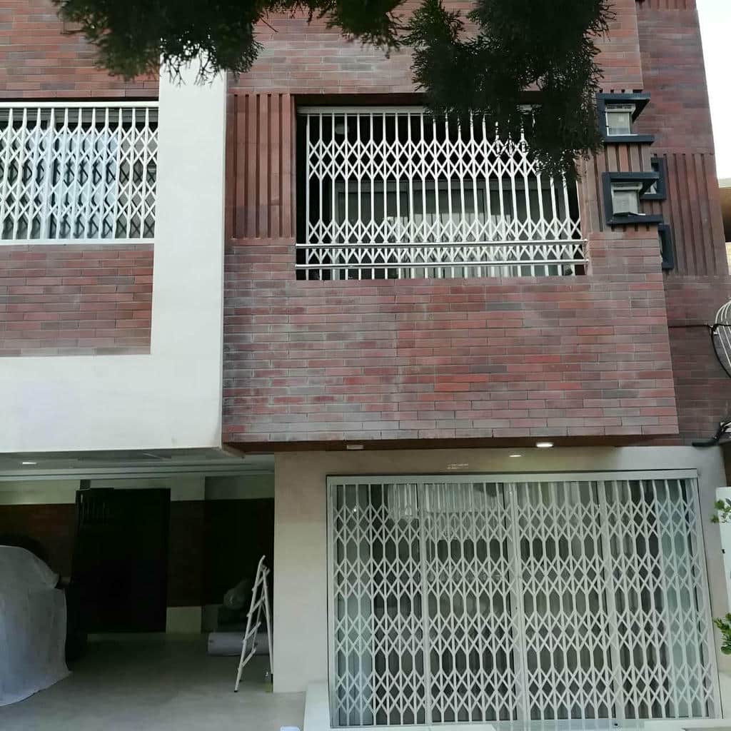 درب آکاردئونی حفاظ خانه در ارومیه