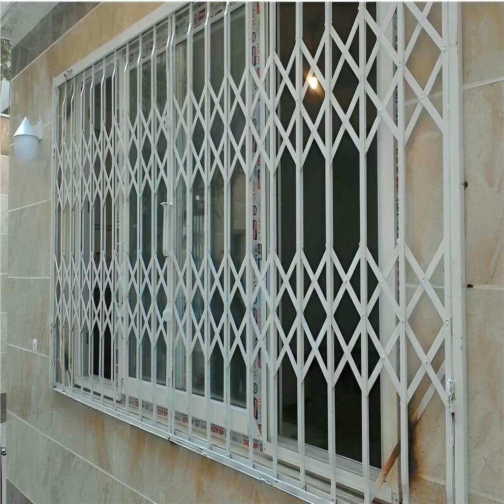 درب آکاردئونی حفاظ خانه در یزد