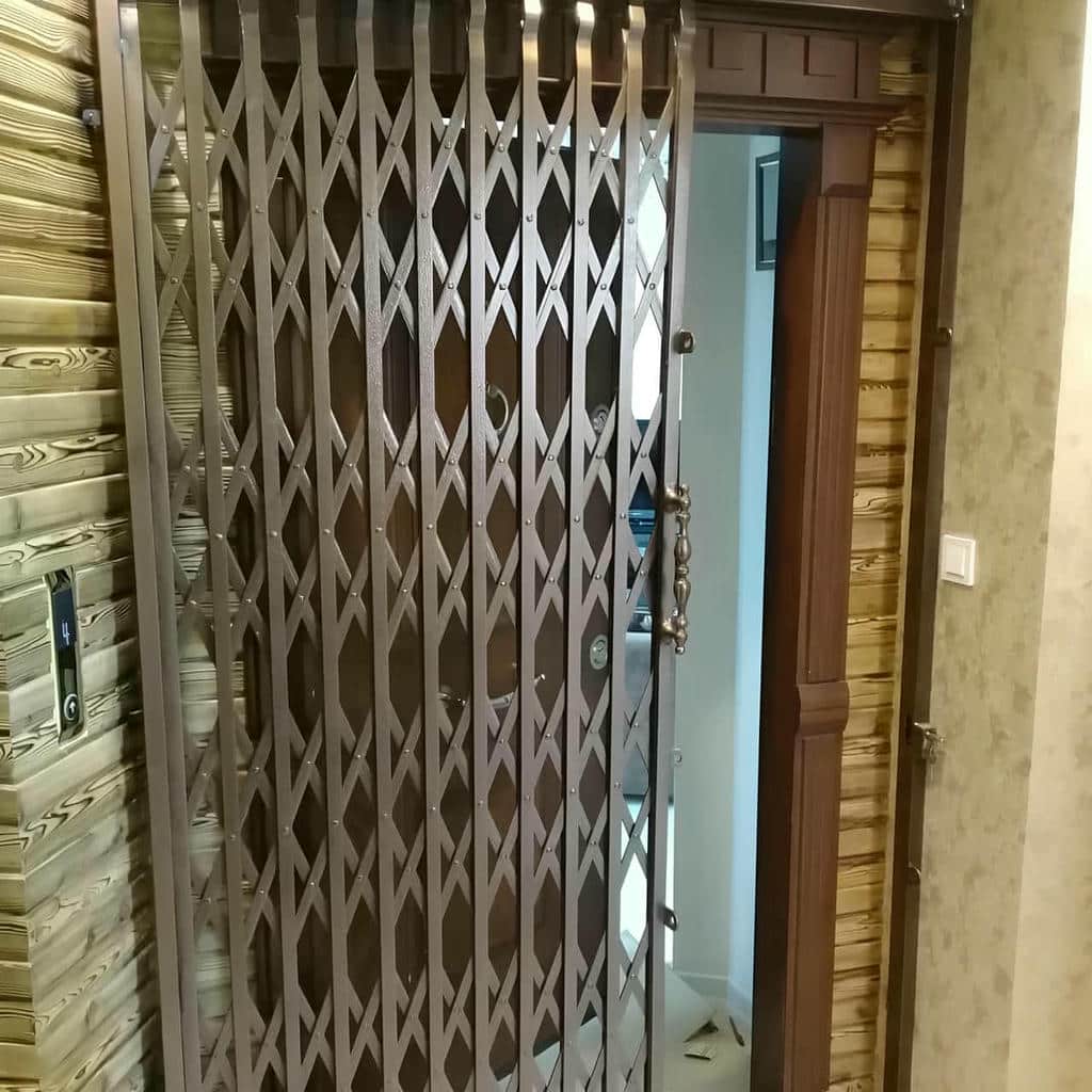 درب آکاردئونی حفاظ خانه در ساوه