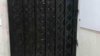 درب آکاردئونی حفاظ خانه در ایرانشهر