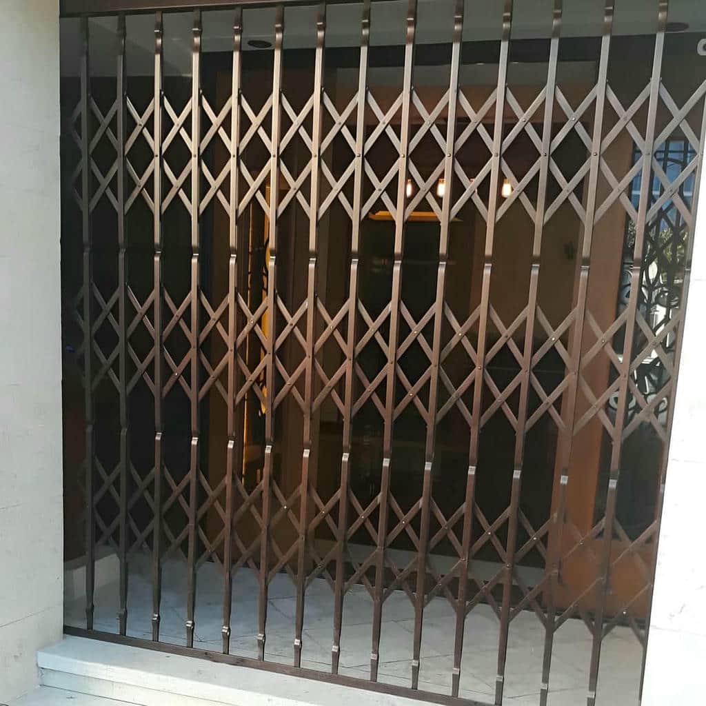 درب آکاردئونی حفاظ خانه در ایلام