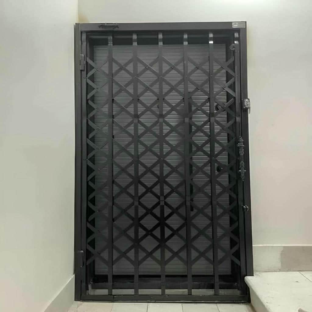 نصب درب آکاردئونی حفاظ خانه چهارگل در هشتگرد