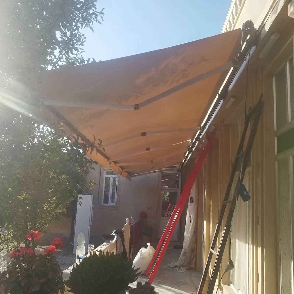 سایبان برقی اتوماتیک در سیرجان