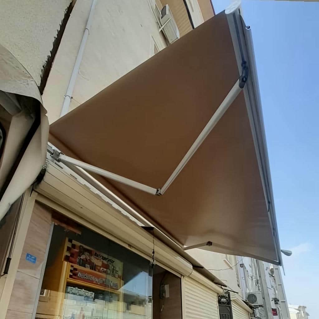سایبان برقی اتوماتیک در پرند