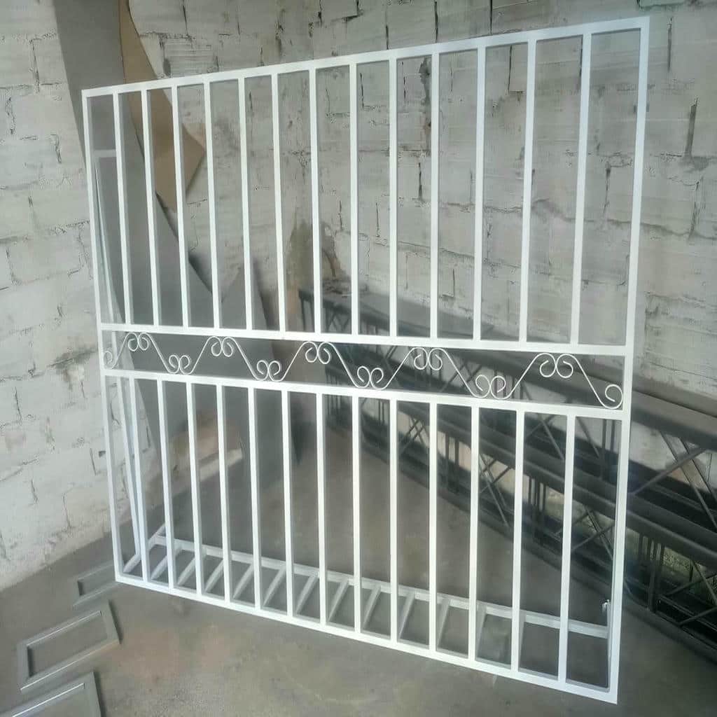 کارخانه حفاظ پنجره فلزی ساده در اهواز