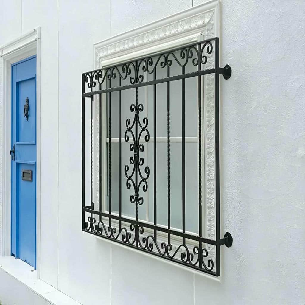حفاظ پنجره فلزی در پردیس