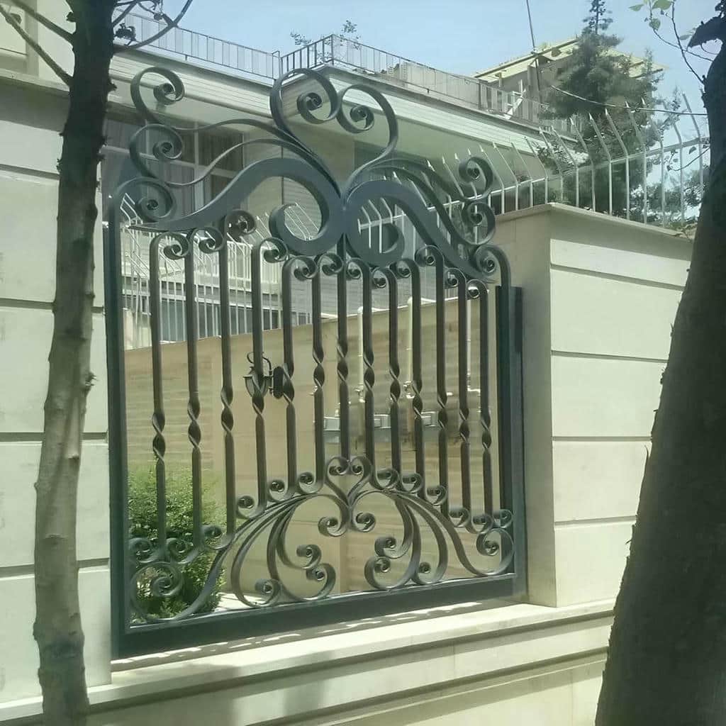 نصب حفاظ پنجره فلزی آهنی در سیرجان
