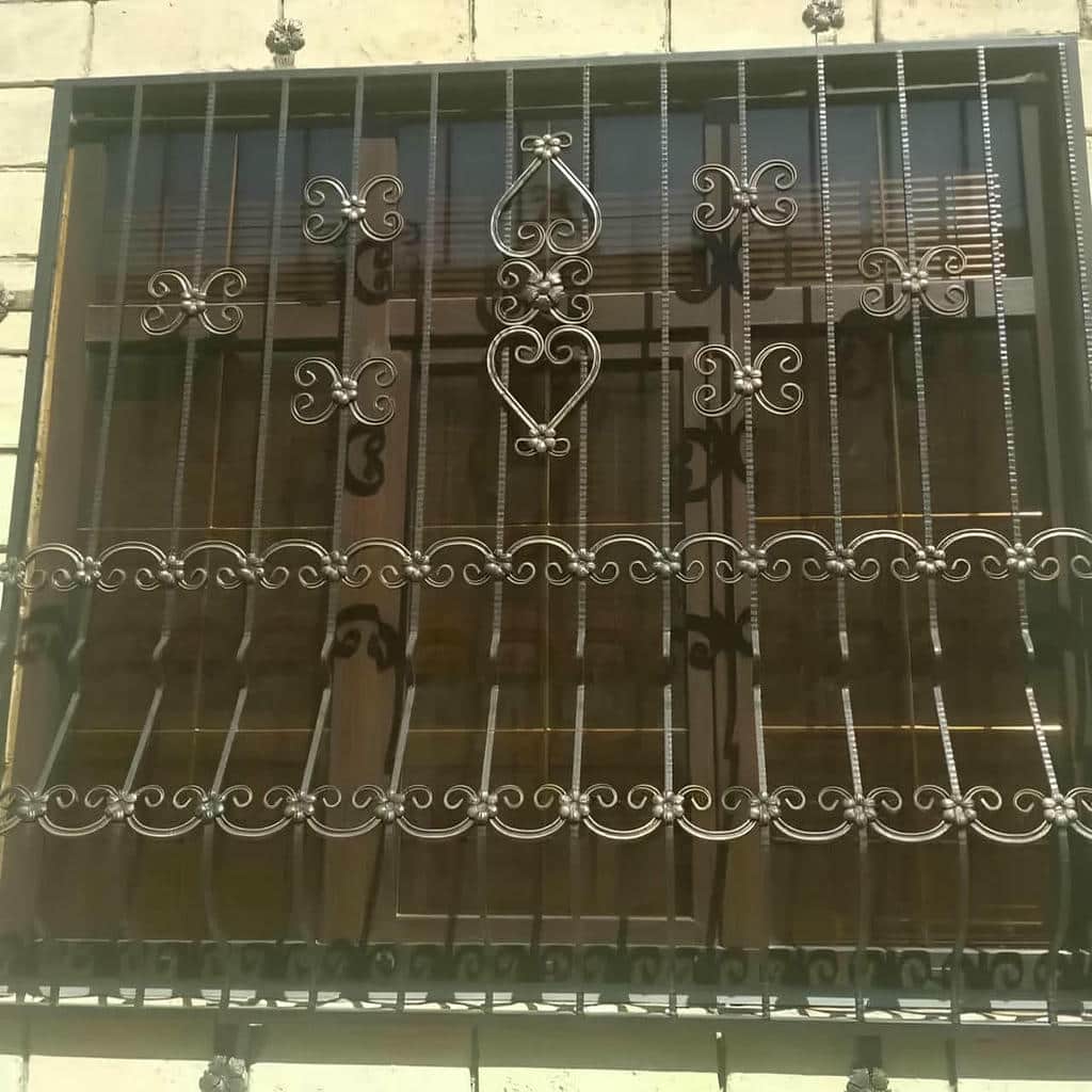نصب حفاظ پنجره فلزی آهنی در ساوه