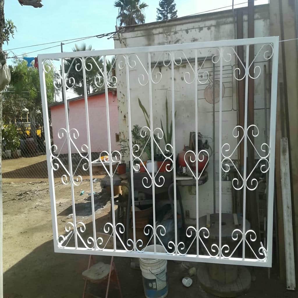 قیمت حفاظ پنجره فلزی فرفورژه در سنندج