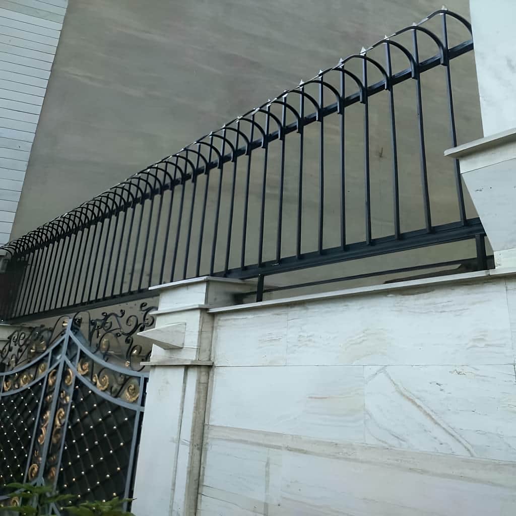 حفاظ سرنیزه ای با پوشش رنگ مناسب و یکنواخت