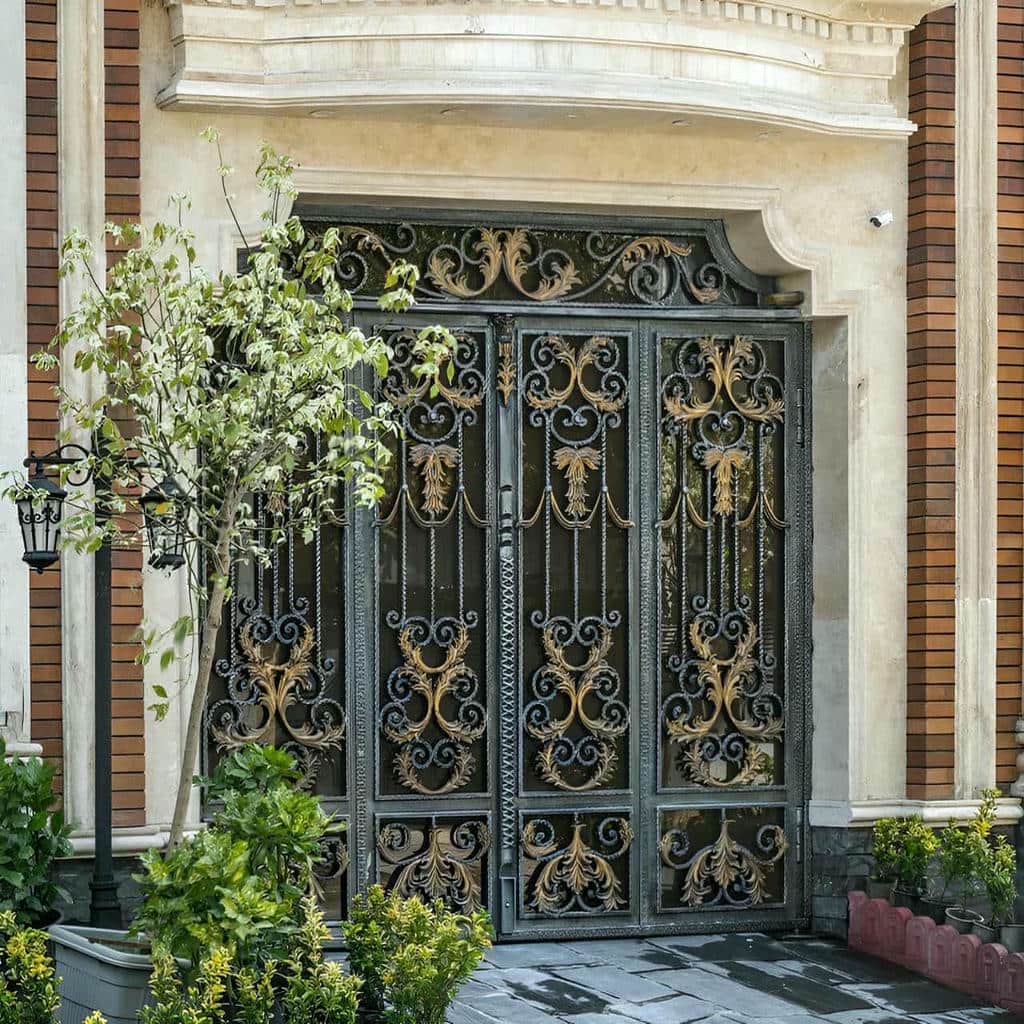 درب حیاط فرفورژه در سقز