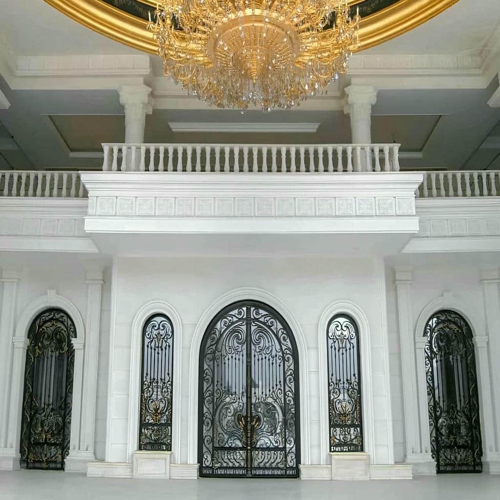 درب حیاط در کردان