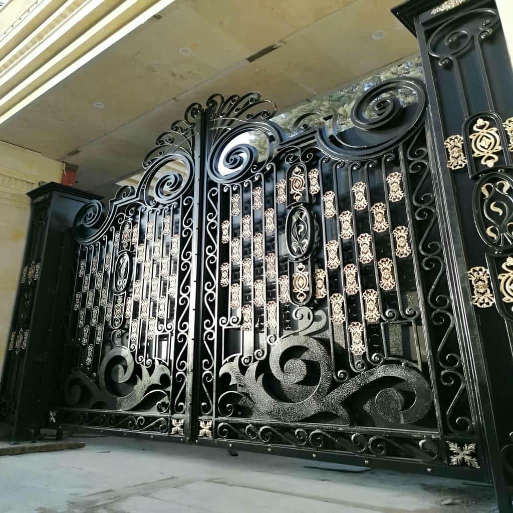 درب حیاط در نسیم شهر
