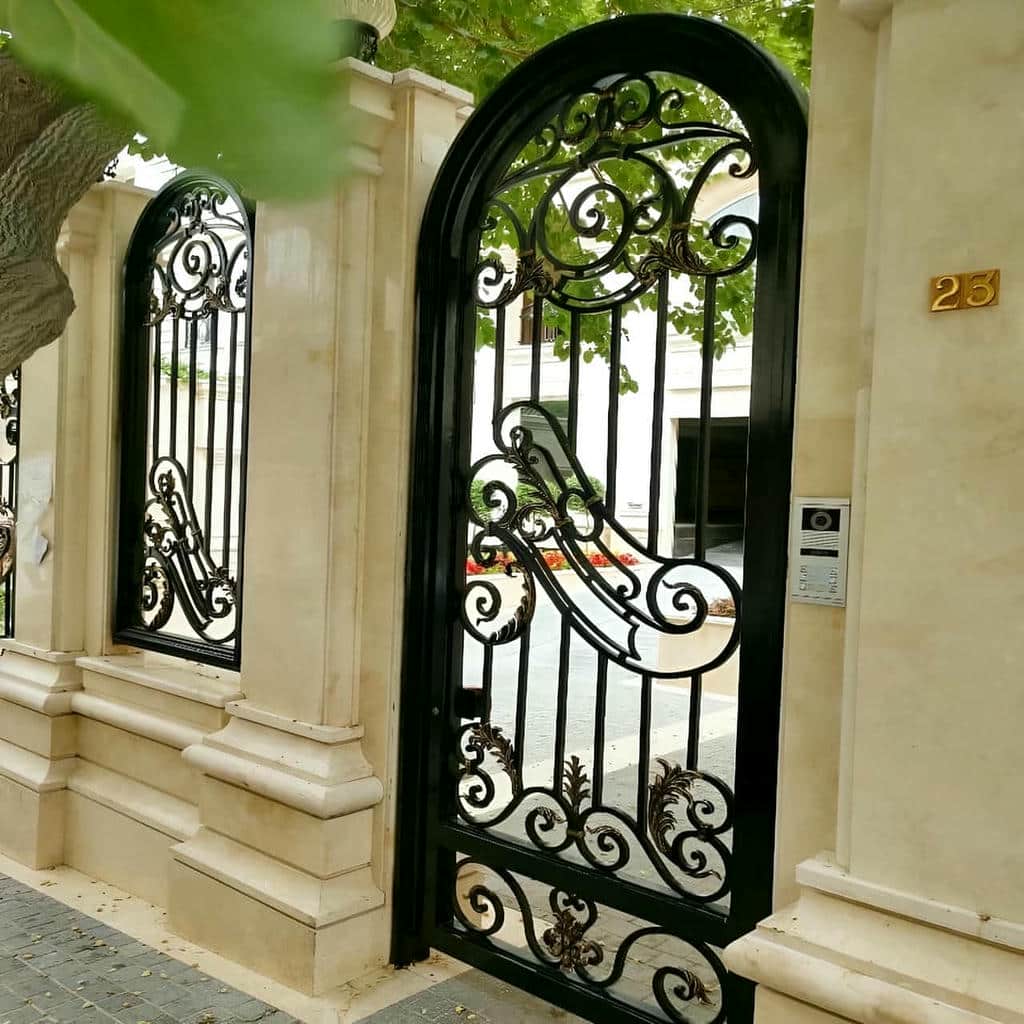 درب حیاط فرفورژه در ساری