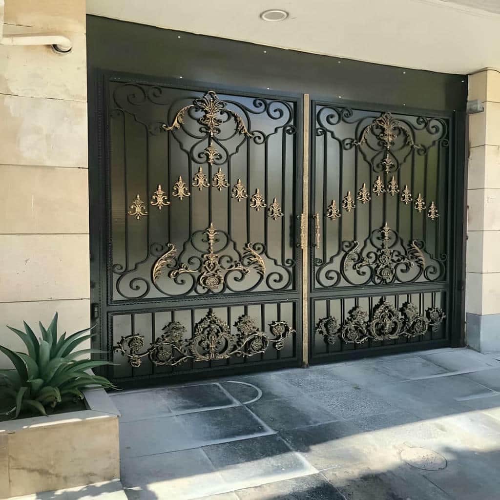 درب حیاط فرفورژه در رفسنجان