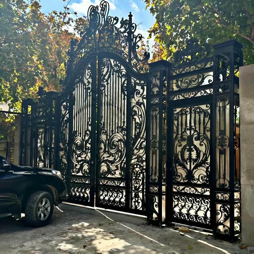 قیمت درب حیاط فرفورژه فلزی ساده در سقز