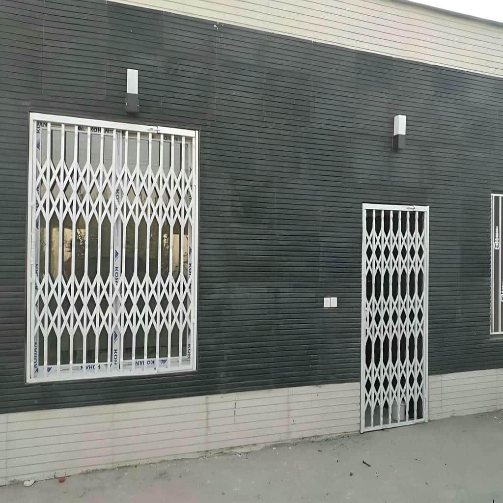 حفاظ پنجره فلزی در بندر انزلی