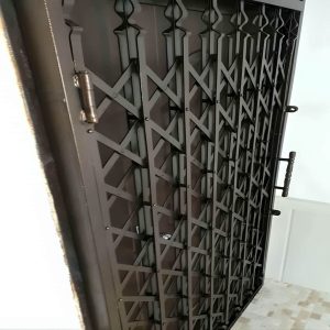 محاسبه قیمت درب آکاردئونی و عوامل مؤثر بر هزینه نهایی