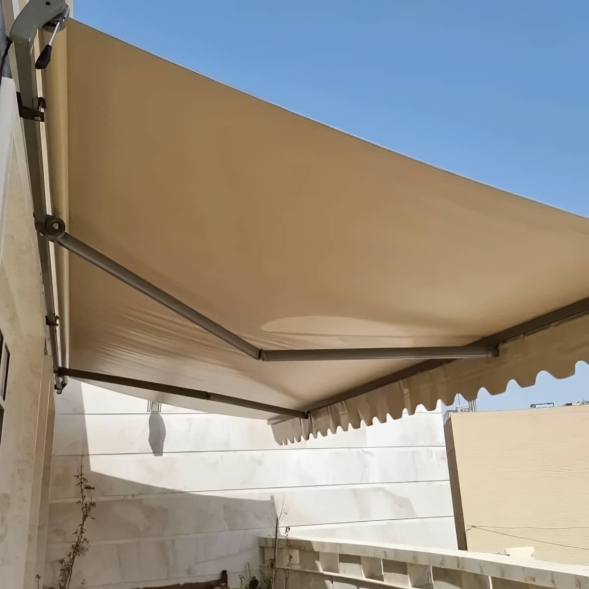 سایبان برقی با موتور تیوبلار برای حرکت روان