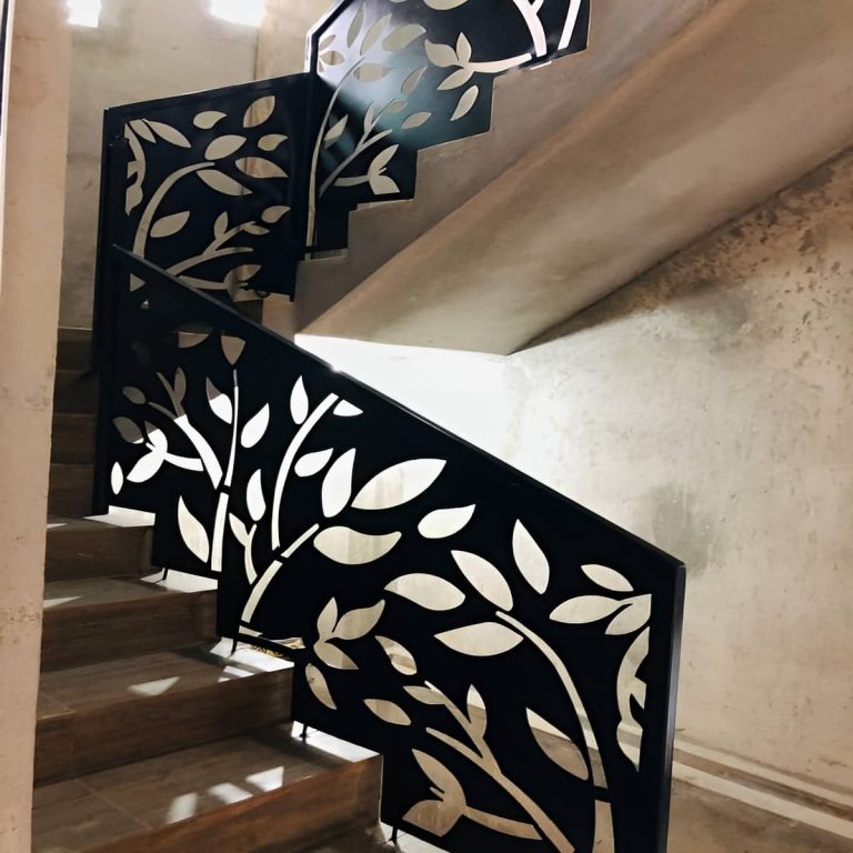 نرده سی ان سی مدرن راه پله