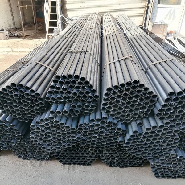 داربست هیئتی برای اسکان عزاداران با پارچه کشی منظم