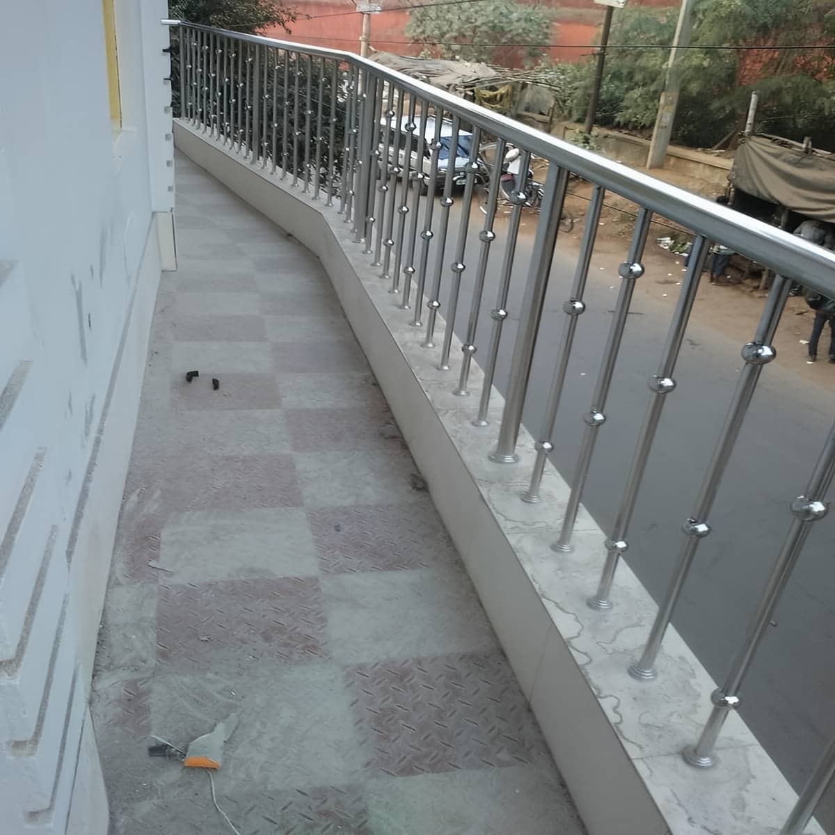 نرده استیل ضدزنگ تراس با اجرای عمودی و فاصله دقیق نرده استیل ضدزنگ تراس با اجرای عمودی و فاصله دقیق