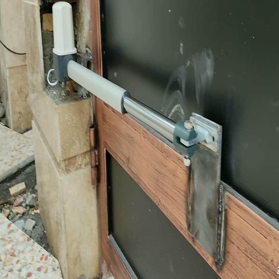 جک پارکینگی قابل کنترل با موبایل با ماژول GSM داخل تابلو