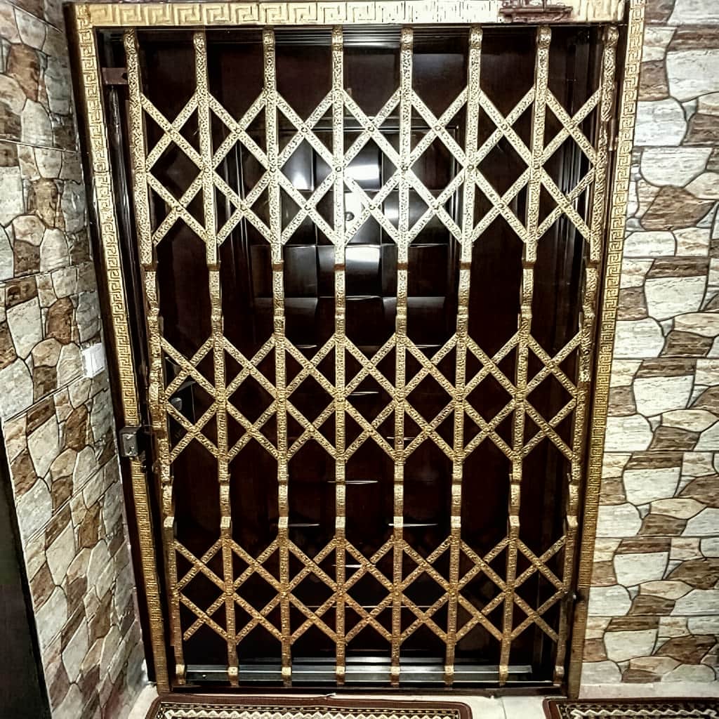 اجرای حفاظ آکاردئونی آهنی سه لوزی با ریل تراز