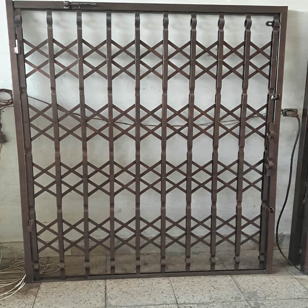 نمونه متراکم درب آکاردئونی چهار گل لوزی