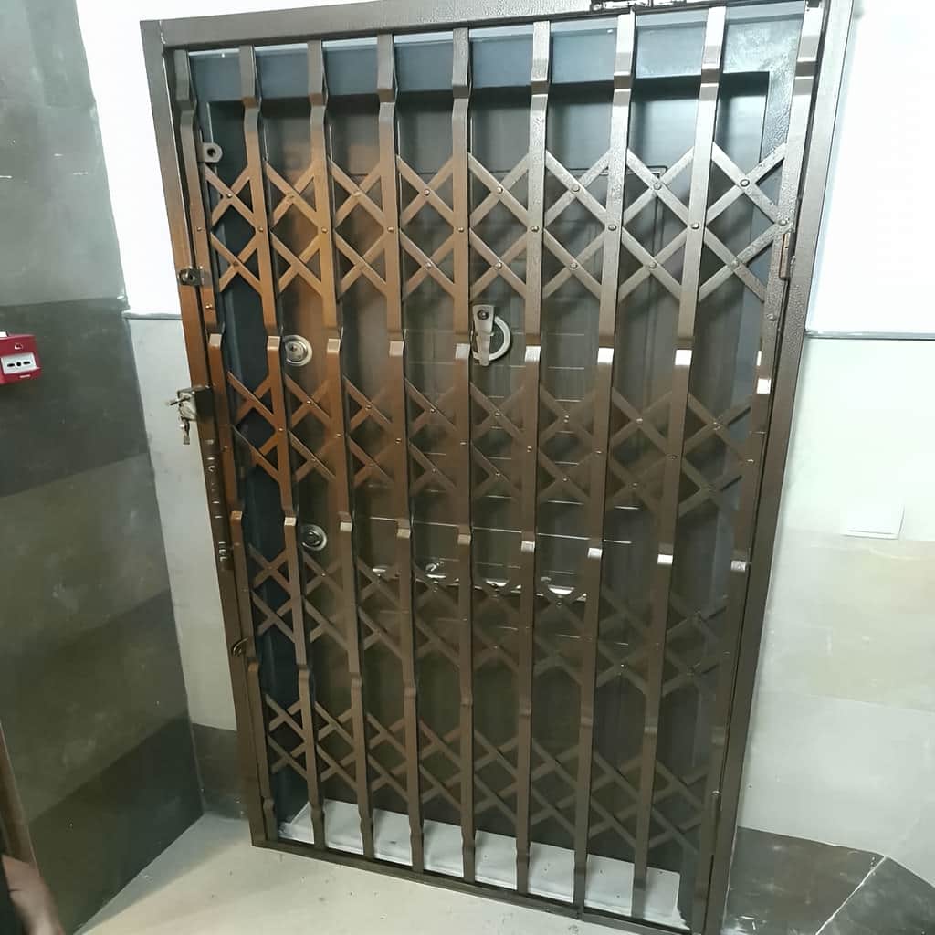 نمونه ساده درب آکاردئونی چهار گل لوزی