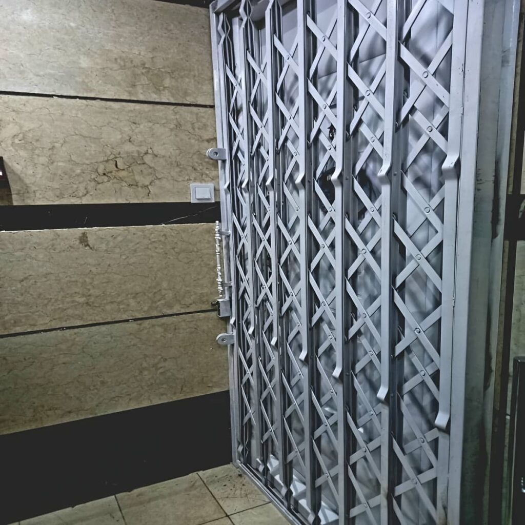 مدل پنج گل درب ریلی آکاردئونی کم جا