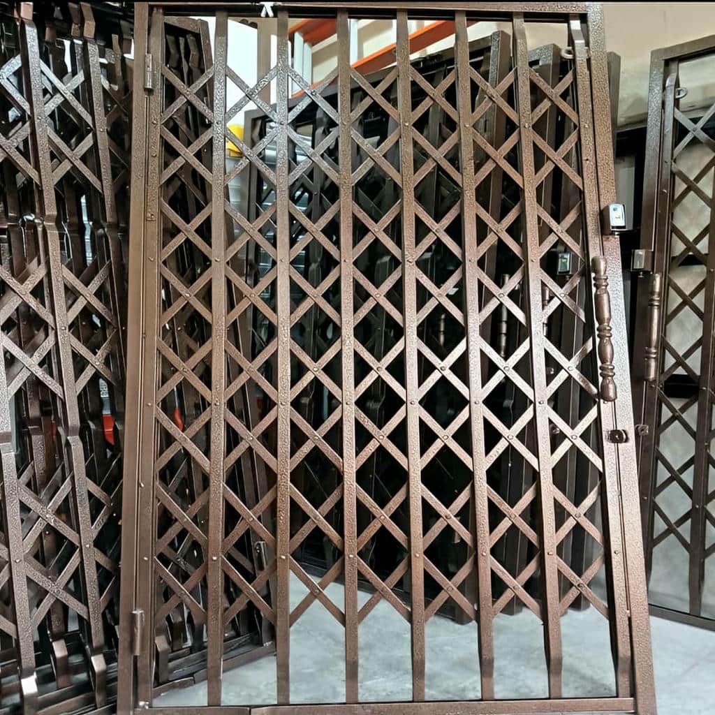 مدل سه گل درب ریلی آکاردئونی کم جا