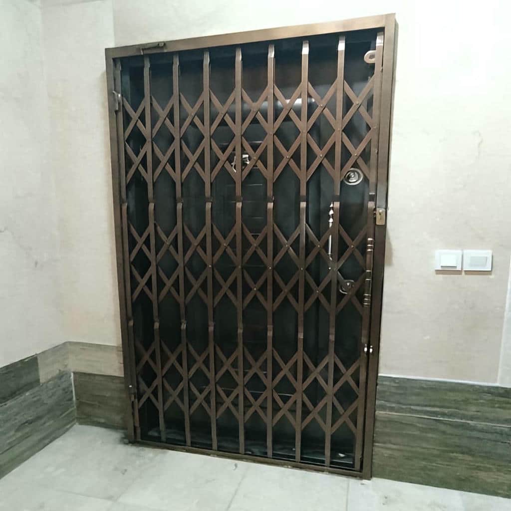 طرح ساده حفاظ درب ضد سرقت فلزی