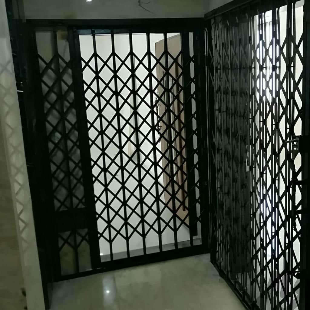 مدل ساده درب آکاردئونی شیک قفل دار