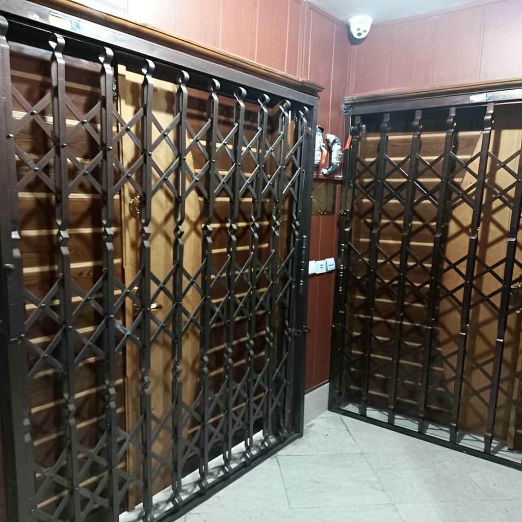 11 مدل درب آکاردئونی برای واحد اداری