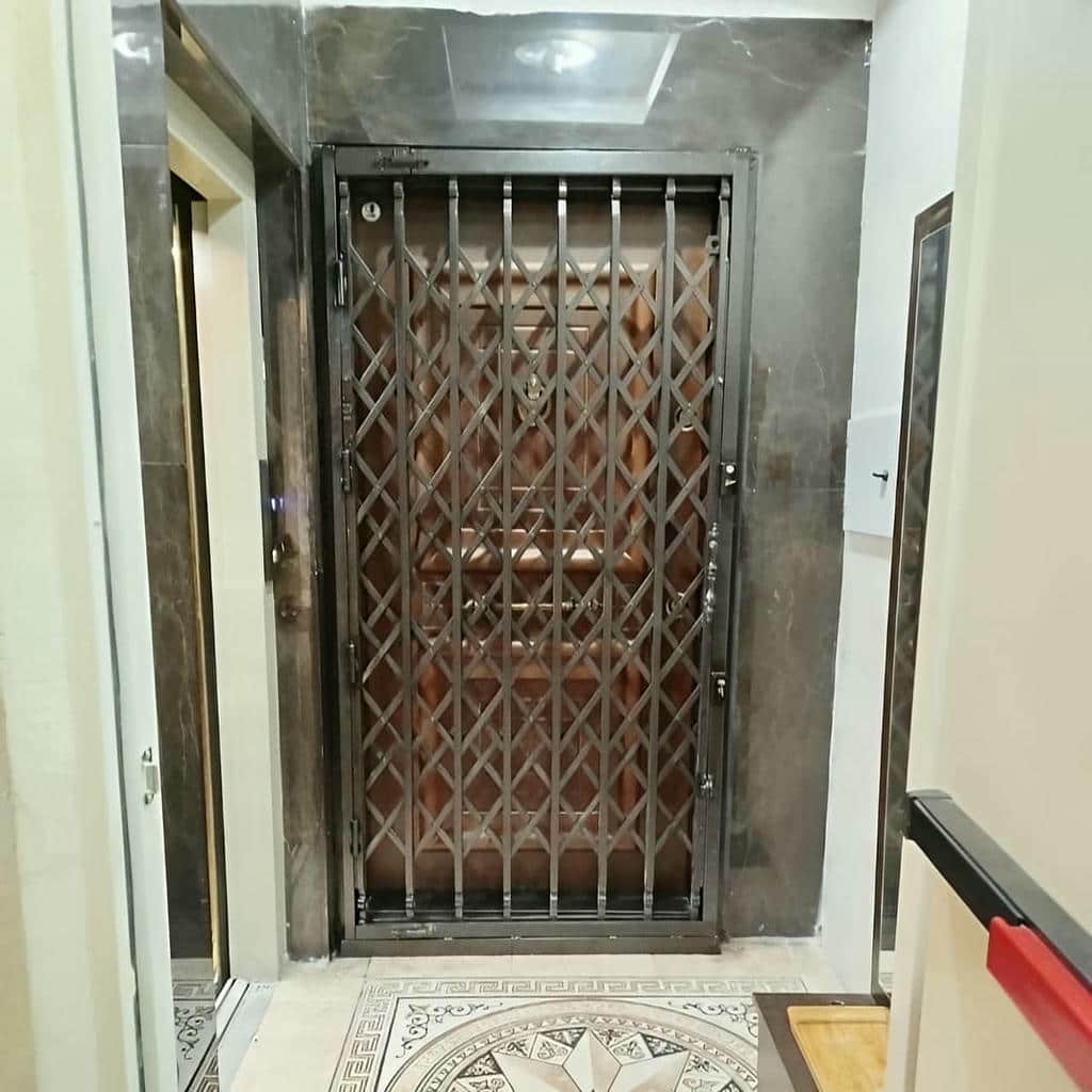 مدل دو لنگه درب آکاردئونی طلایی سلطنتی