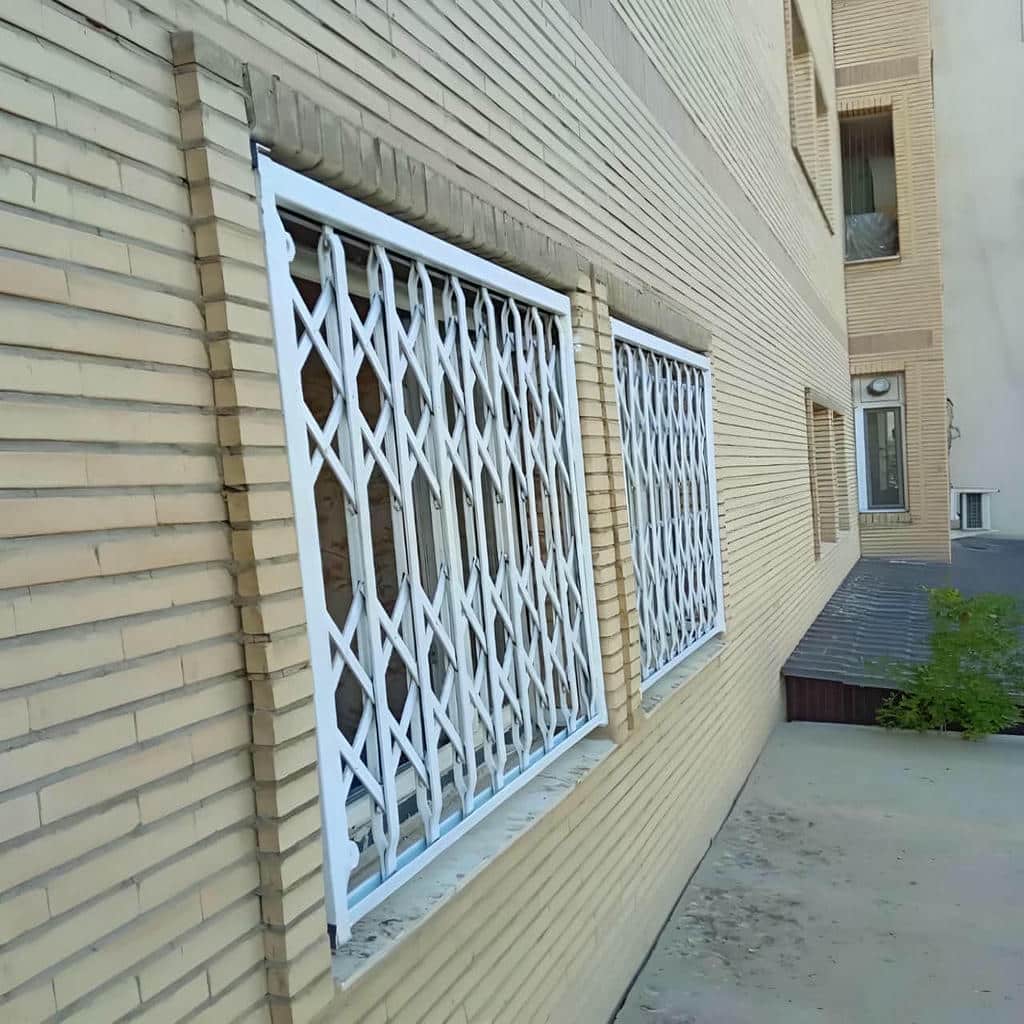 مدل ساده درب آکاردئونی طلایی سلطنتی