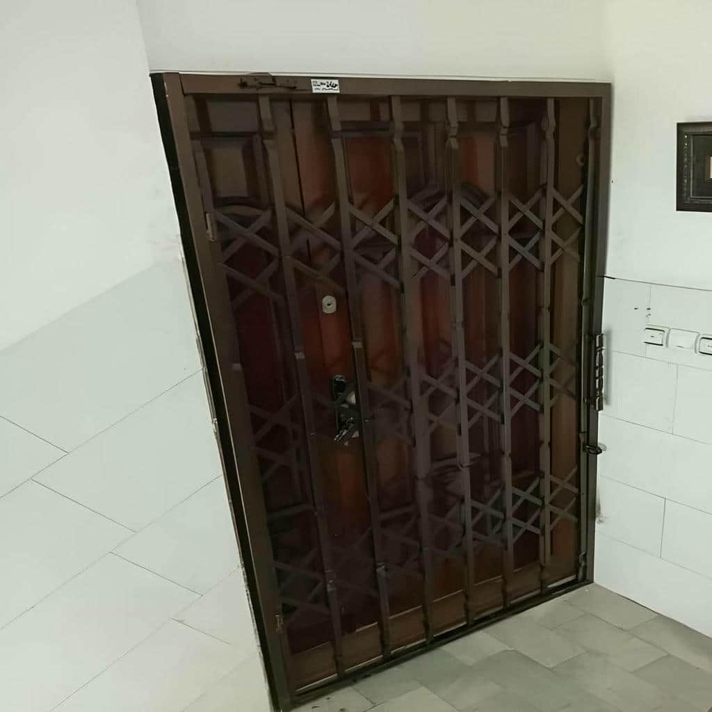 مدل پنج گل درب آکاردئونی شیک قفل دار