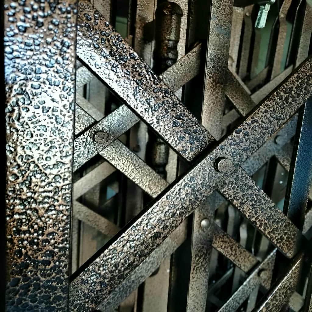طرح سه گل درب آکاردئونی مشکی طلایی